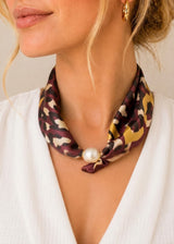 Foulard avec fermoir