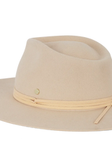 Chapeau