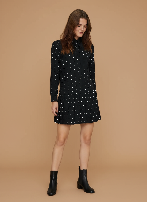 Robe avec bottes noires